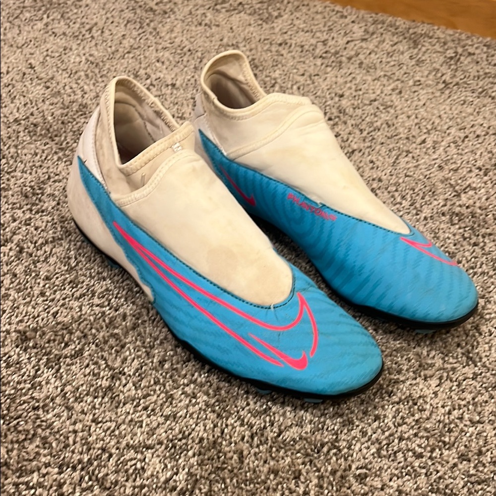 Nike Phantom GX Soccer Cleats size 10 Blue, Pink, White